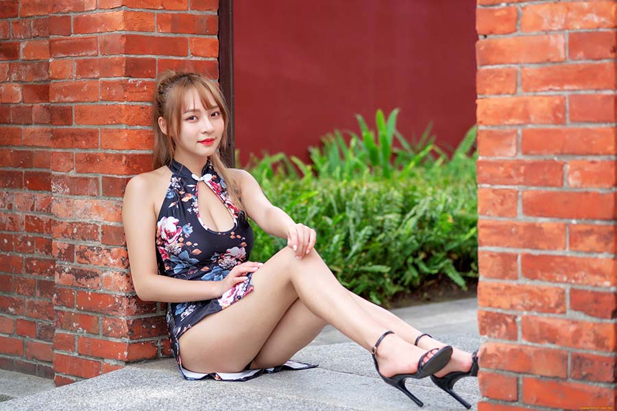 Girls in short dresses in Shaoguan