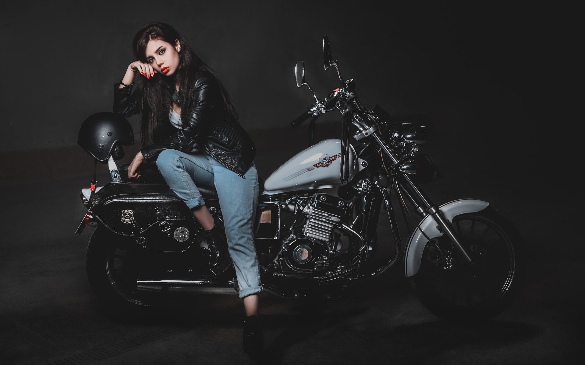 Biker girls: style and drive in Shaoguan