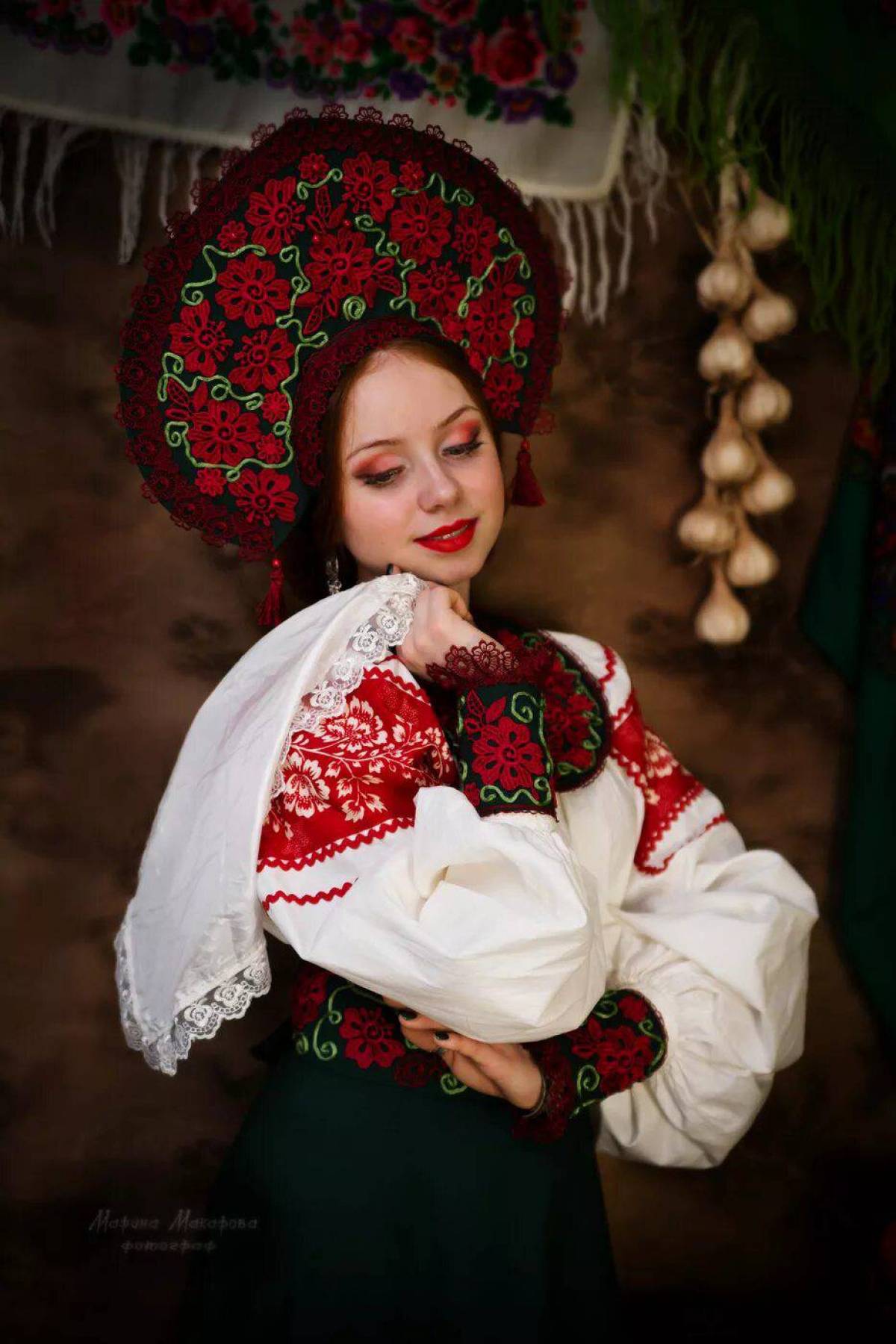 Women in Slavic costumes underwear in Shaoguan