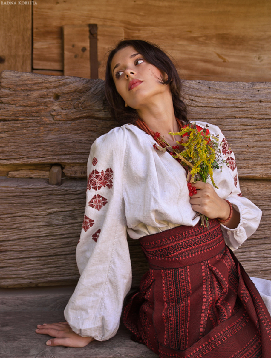 Girls in Slavic costumes in Shaoguan