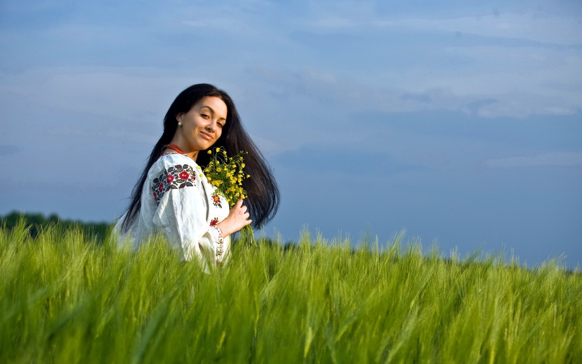 Girls in Slavic costumes in Shaoguan