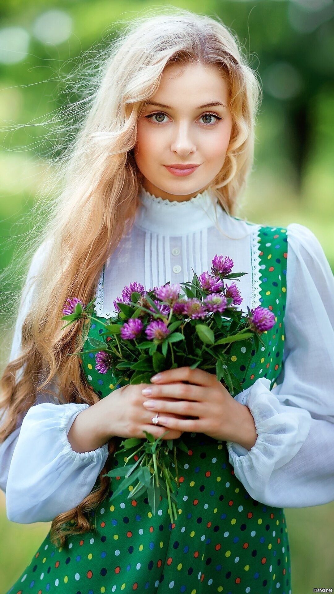 Girls in Slavic costumes in Shaoguan
