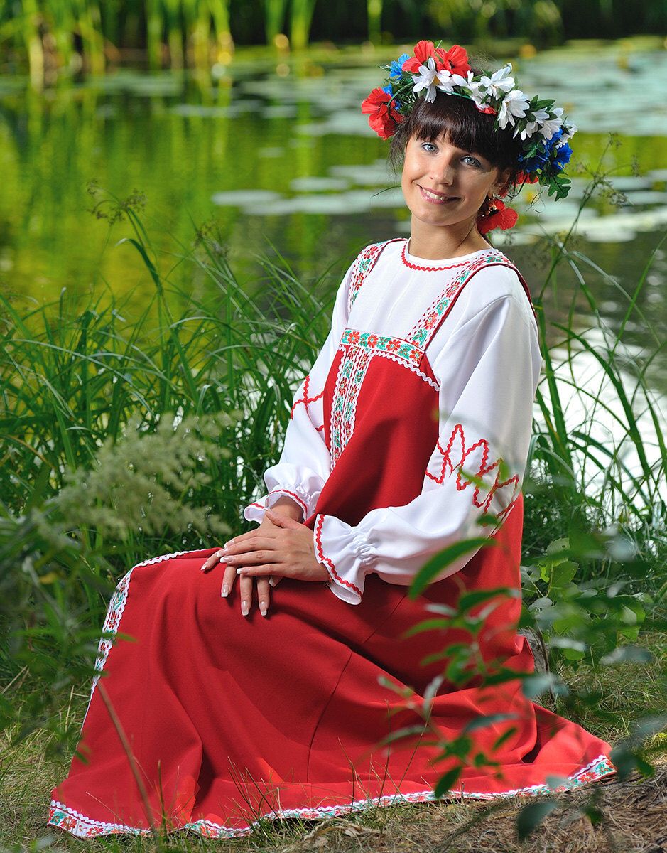 Beautiful girl Girls in Slavic costumes in Shaoguan